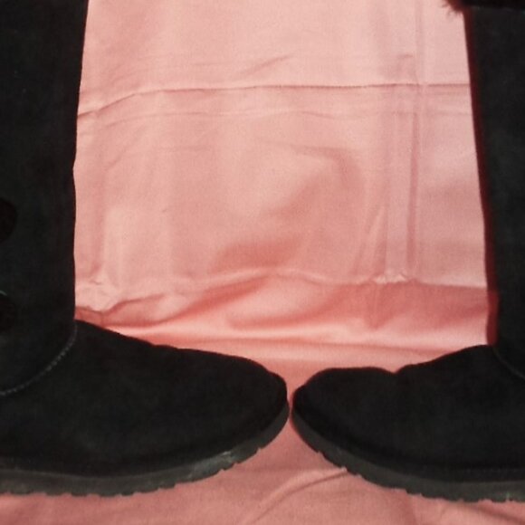 EXCELLENT BLACK BAILY BUTTON TRIPLET FURLINED UGGS SUEDE WINTER BOOTS-SIZE 6 - Picture 3 of 6